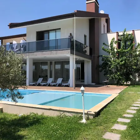 Willa Villa