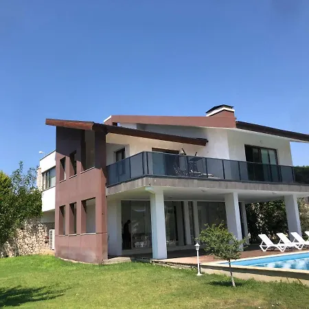 Willa Villa *